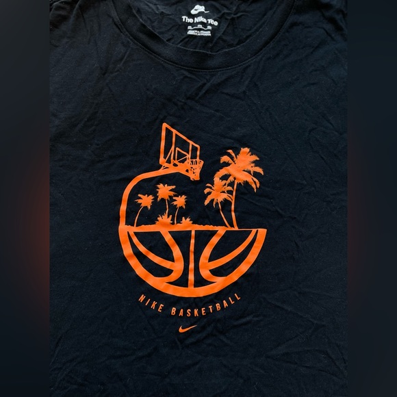 Nike Summer Hoops T-Shirt | Closet Label #136.) - Picture 3 of 5